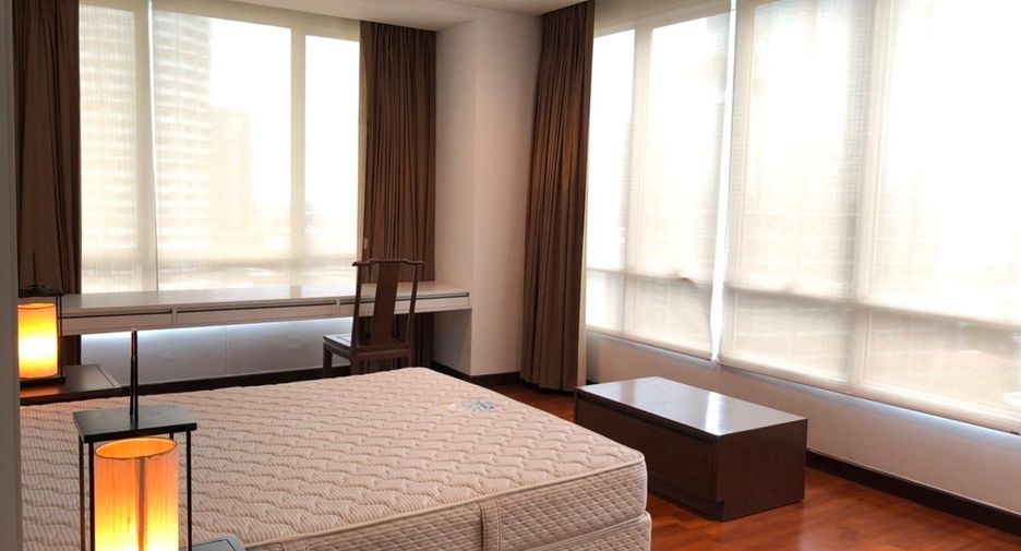 À louer 4 chambres appartement à Watthana, Bangkok