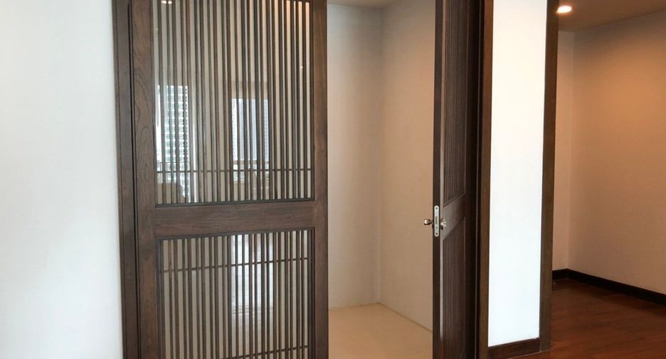 À louer 4 chambres appartement à Watthana, Bangkok