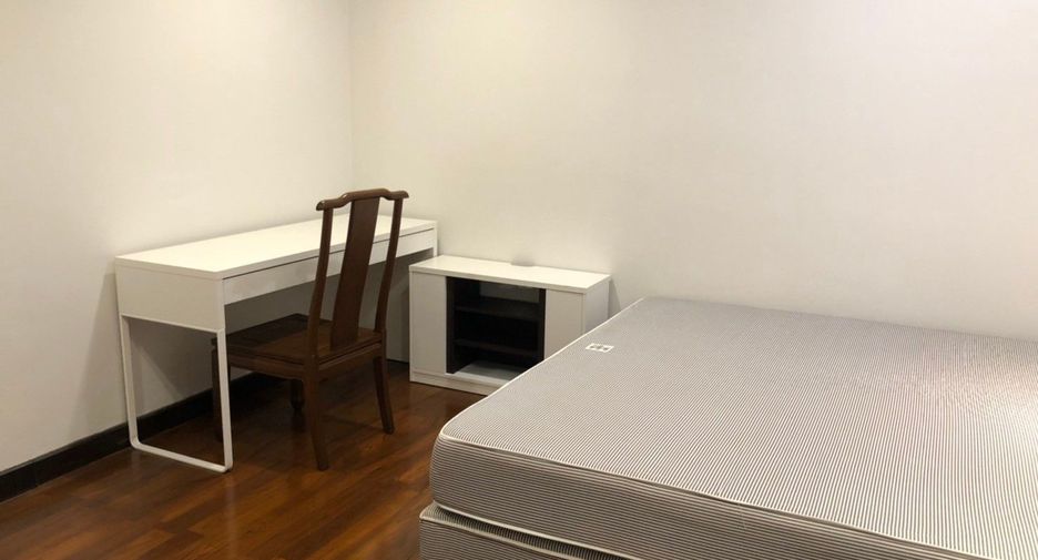 À louer 4 chambres appartement à Watthana, Bangkok