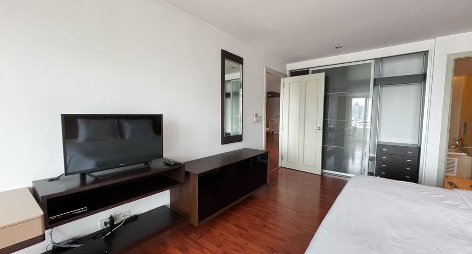 For rent 3 bedrooms apartment in Watthana, Bangkok