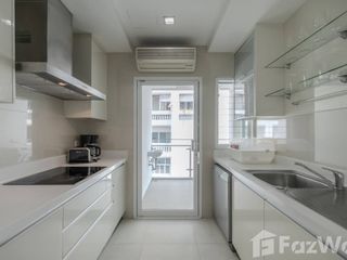 Apartamento en alquiler de 3 habitaciones en Khlong Toei, Bangkok
