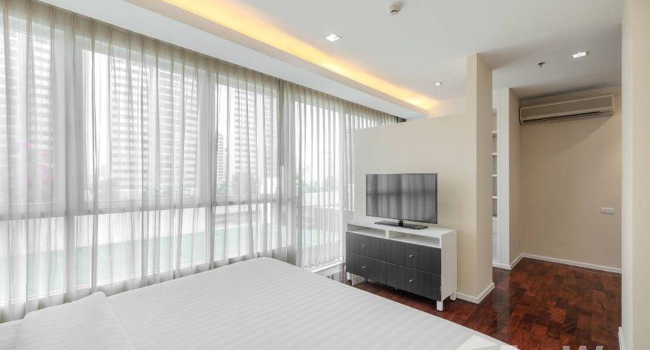 For rent 3 bedrooms apartment in Khlong Toei, Bangkok