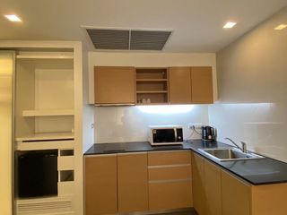 Wohnung zur Miete mit Studio in Sathon, Bangkok