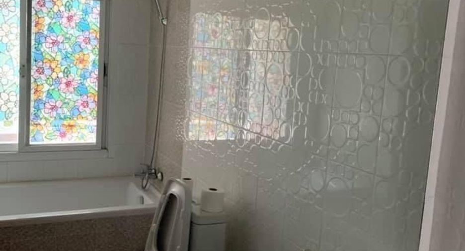 For rent 3 bedrooms condo in Watthana, Bangkok