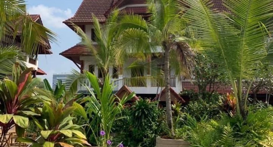 For rent 3 bedrooms condo in Watthana, Bangkok