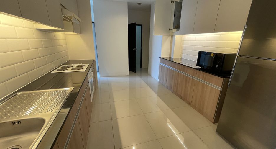Apartamento en alquiler de 3 habitaciones en Watthana, Bangkok