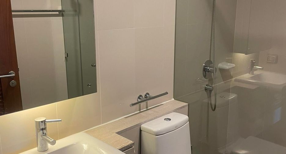 For rent 3 bedrooms apartment in Watthana, Bangkok
