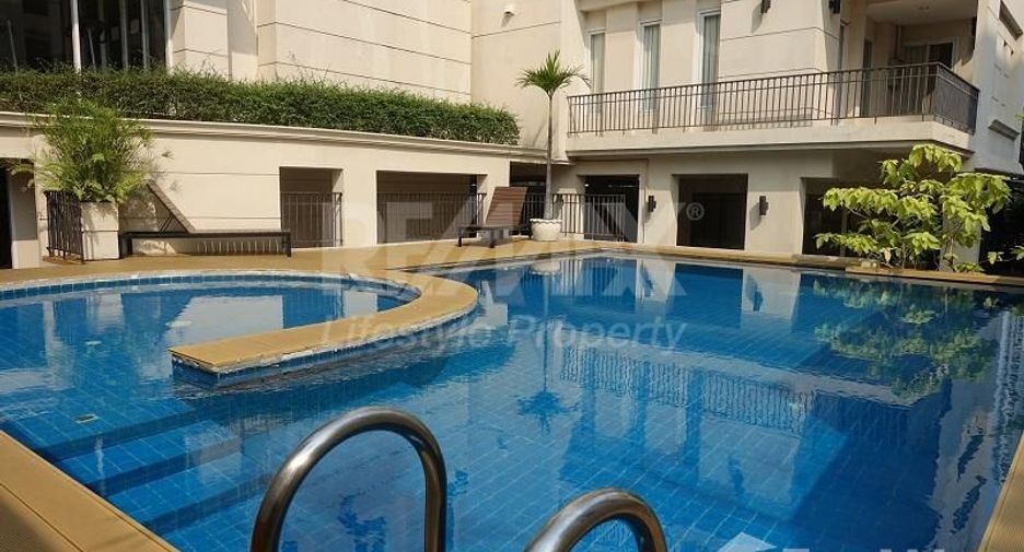 For rent 3 bedrooms condo in Watthana, Bangkok