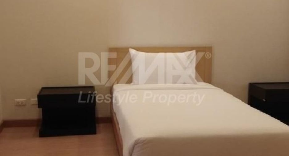 For rent 3 bedrooms condo in Watthana, Bangkok
