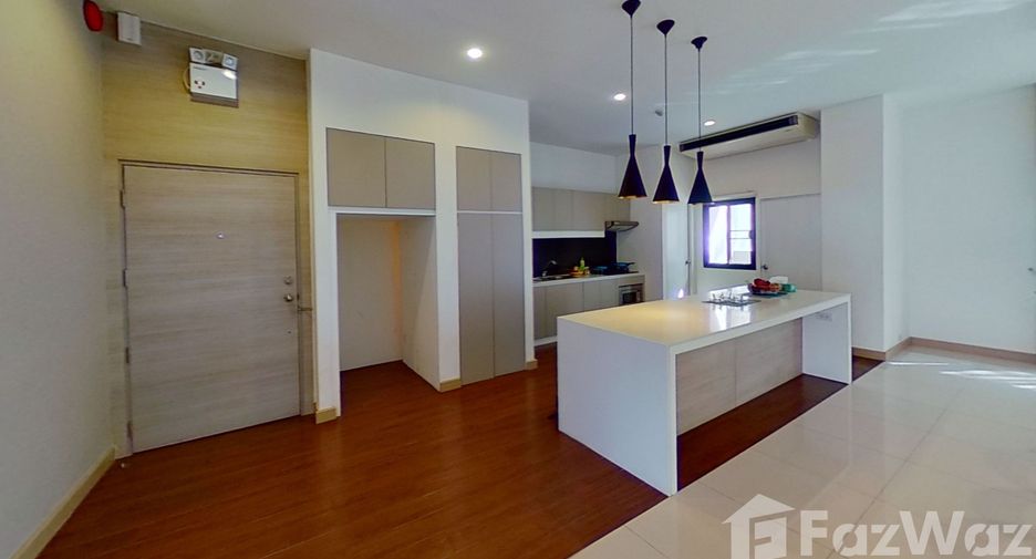 For rent 3 bedrooms apartment in Watthana, Bangkok