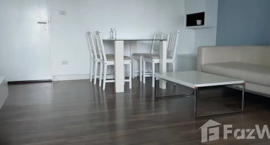 For rent 2 bedrooms condo in Phra Khanong, Bangkok
