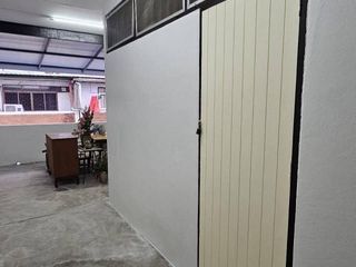 Reihenhaus zur Miete mit 3 Zimmer in Phra Khanong, Bangkok