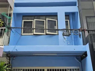 Reihenhaus zur Miete mit 3 Zimmer in Phra Khanong, Bangkok
