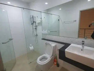 Oficina en alquiler en Lat Phrao, Bangkok