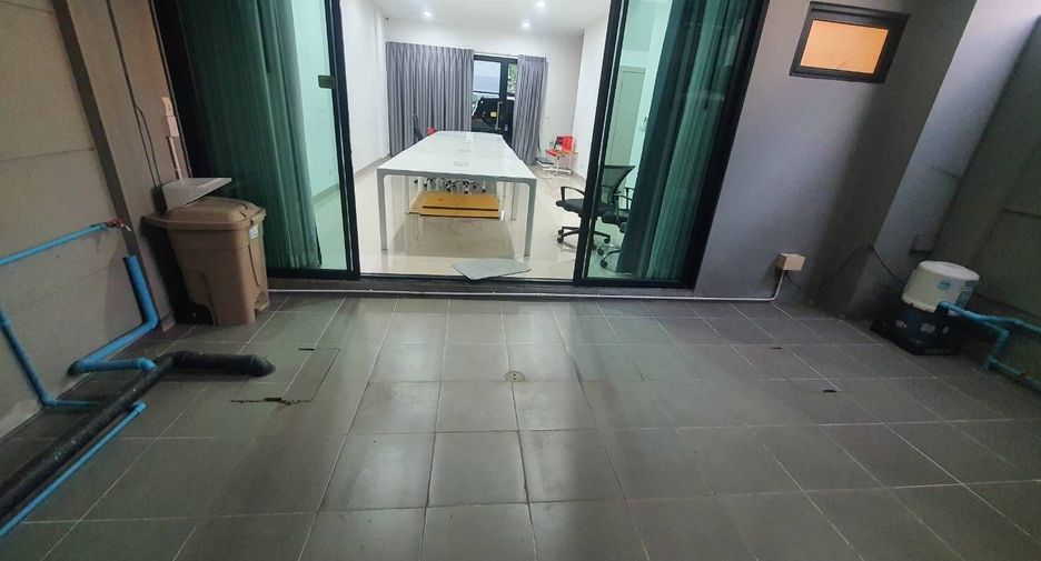 For rent office in Lat Phrao, Bangkok