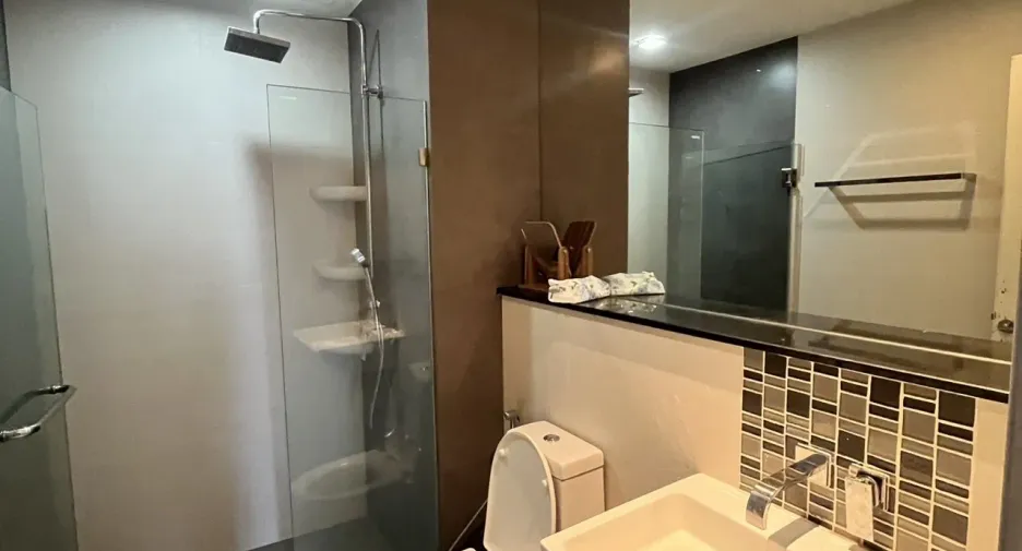 For rent 1 bed condo in Khlong San, Bangkok