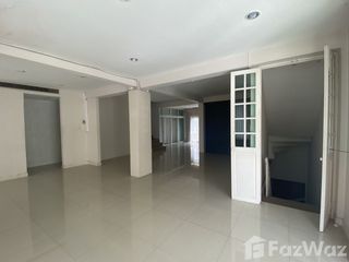 Local comercial en alquiler de 2 habitaciones en Watthana, Bangkok