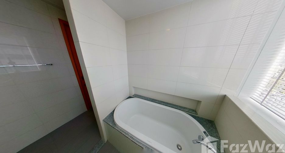 Wohnung zur Miete mit 3 Zimmer in Khlong Toei, Bangkok