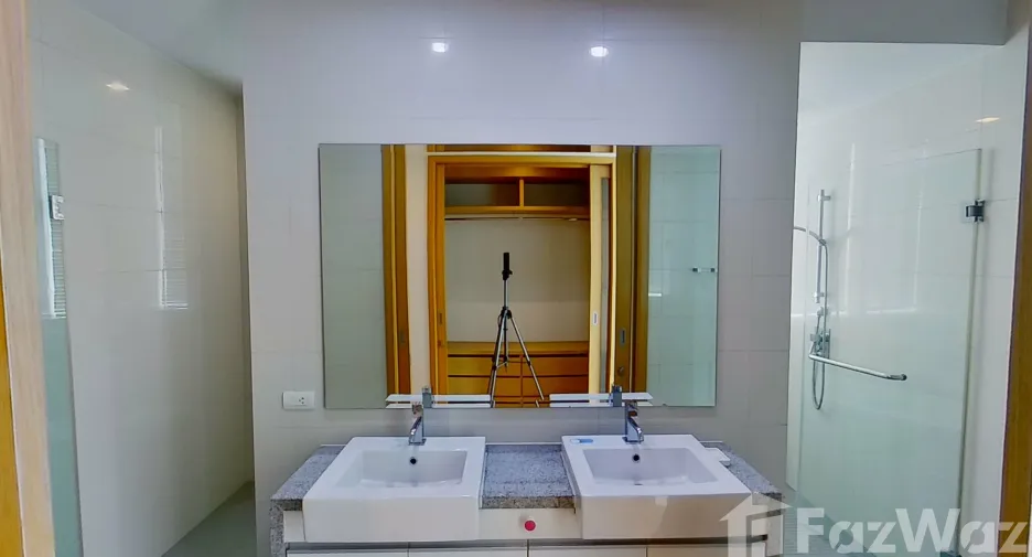 Wohnung zur Miete mit 3 Zimmer in Khlong Toei, Bangkok