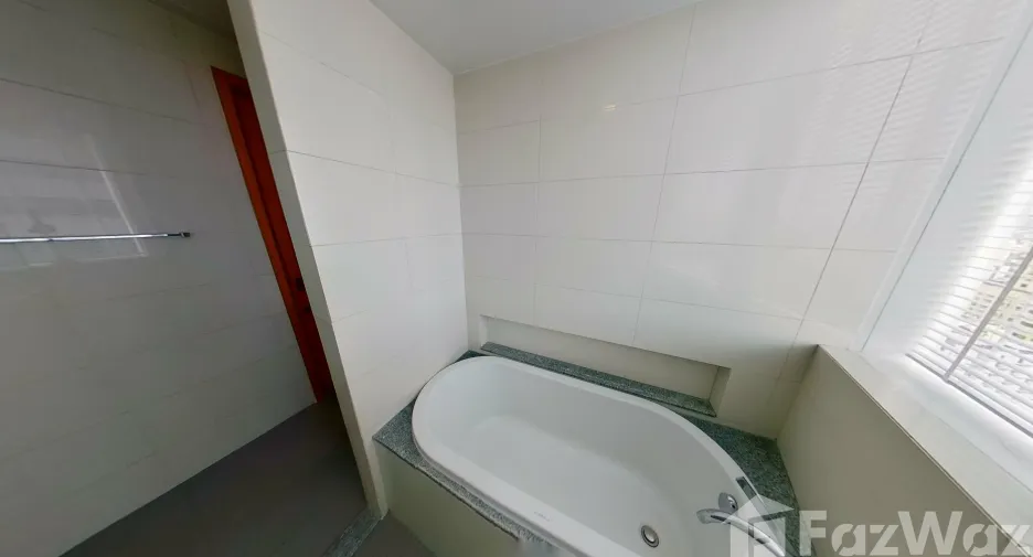 Wohnung zur Miete mit 3 Zimmer in Khlong Toei, Bangkok