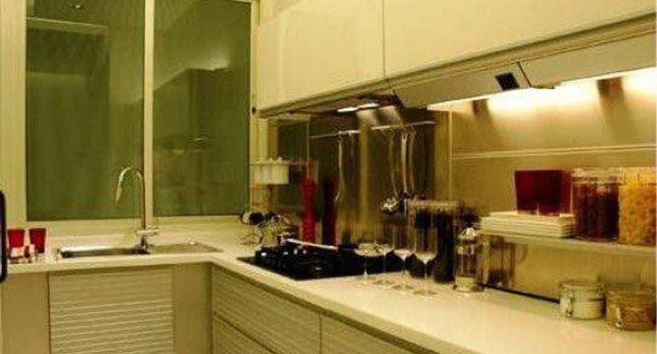 For rent 2 bedrooms condo in Pathum Wan, Bangkok