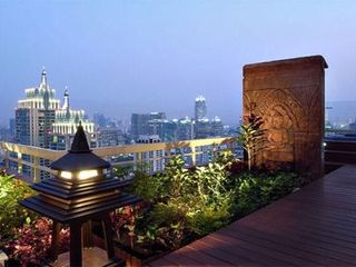 For rent 2 bedrooms condo in Pathum Wan, Bangkok