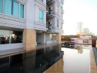 For rent 2 bedrooms condo in Pathum Wan, Bangkok