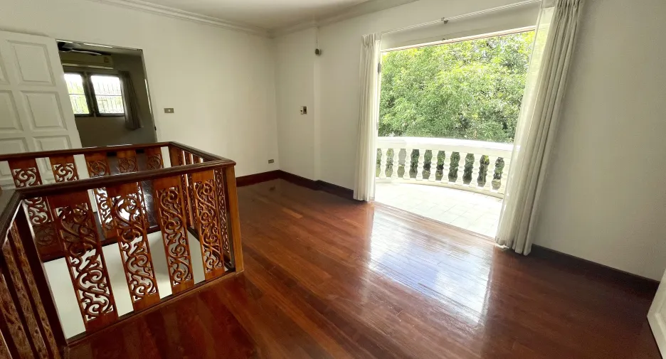 For rent 4 ベッドルーム villa in Watthana, Bangkok