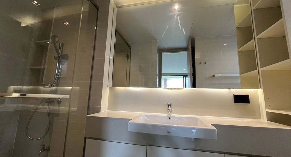For rent 4 bedrooms house in Huai Khwang, Bangkok