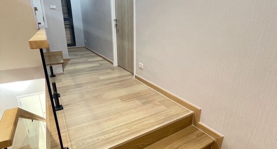 For rent 3 bedrooms house in Watthana, Bangkok
