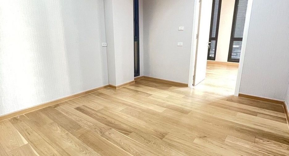 For rent 3 bedrooms house in Watthana, Bangkok