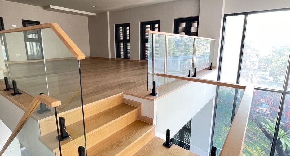 For rent 3 bedrooms house in Watthana, Bangkok