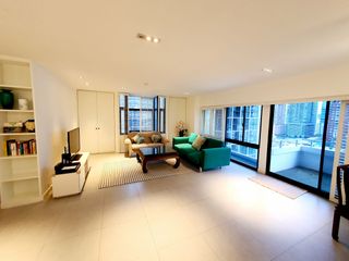 For rent 3 bedrooms condo in Pathum Wan, Bangkok