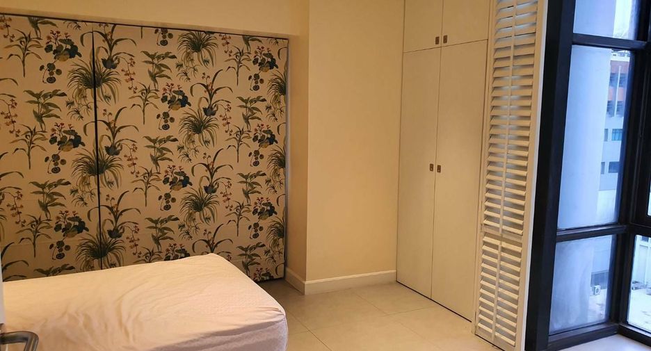 For rent 3 bedrooms condo in Pathum Wan, Bangkok
