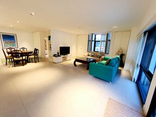For rent 3 bedrooms condo in Pathum Wan, Bangkok