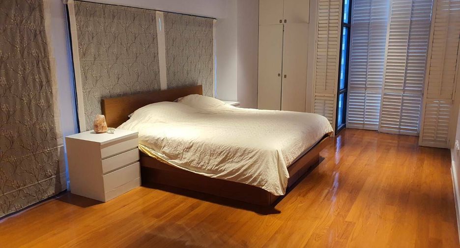 For rent 3 bedrooms condo in Pathum Wan, Bangkok