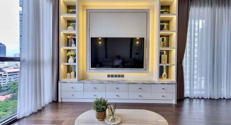 For rent 2 ベッドルーム condo in Pathum Wan, Bangkok
