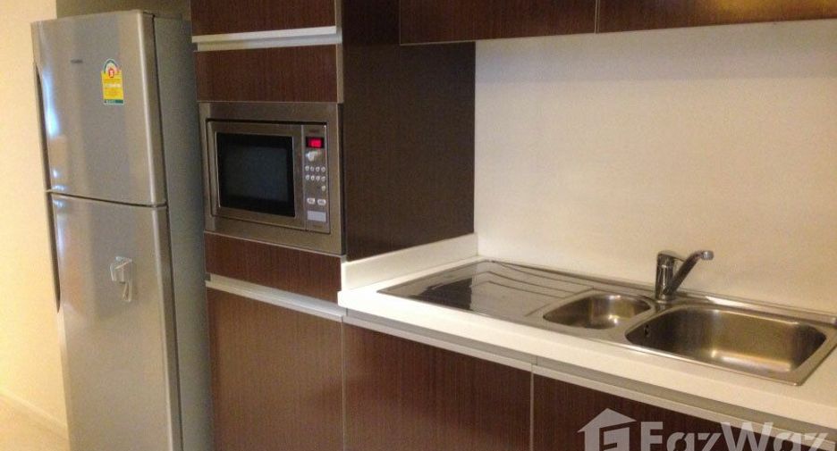 For rent 3 bedrooms apartment in Watthana, Bangkok