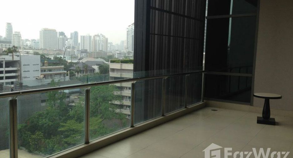 For rent 3 bedrooms apartment in Watthana, Bangkok