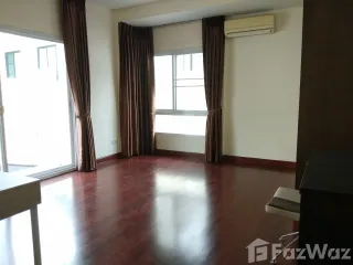 Casa en alquiler de 3 habitaciones en Watthana, Bangkok