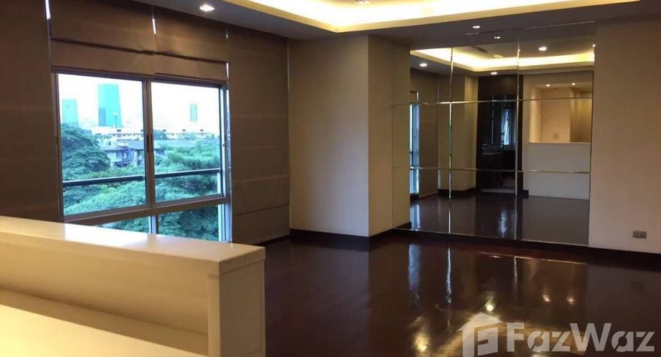 For rent 4 bedrooms apartment in Yan Nawa, Bangkok