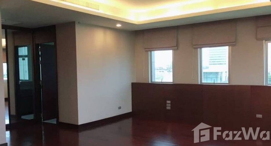 For rent 4 bedrooms apartment in Yan Nawa, Bangkok