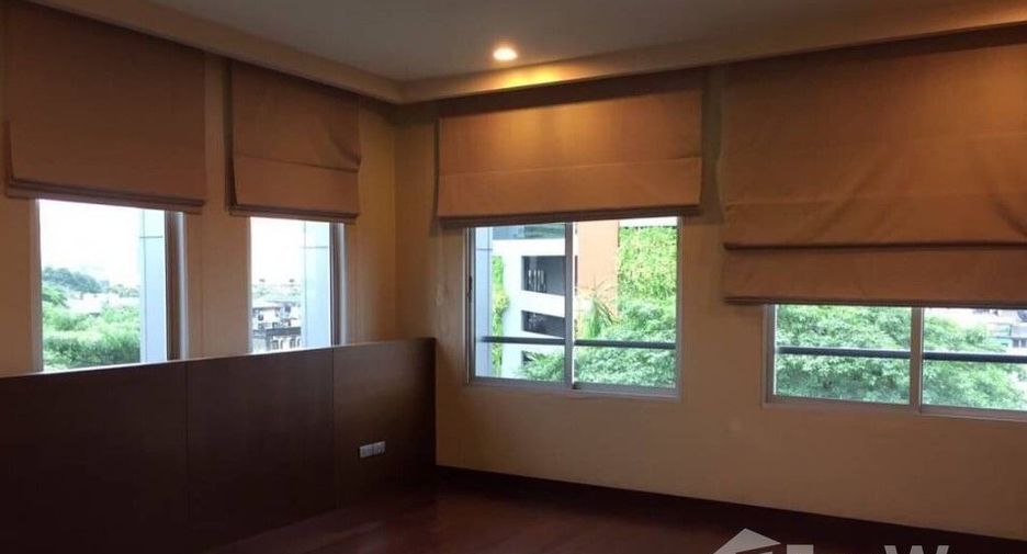 For rent 4 bedrooms apartment in Yan Nawa, Bangkok