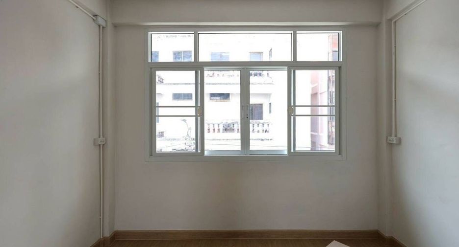 For rent 4 bedrooms house in Sathon, Bangkok