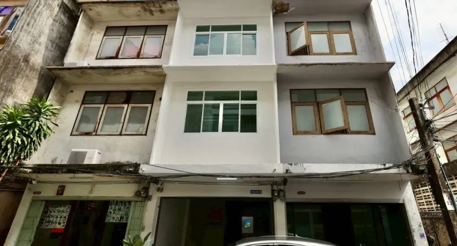 For rent 4 bedrooms house in Sathon, Bangkok