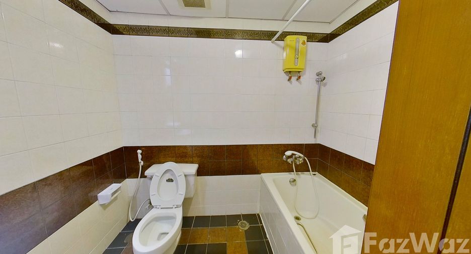 For rent 3 bedrooms condo in Watthana, Bangkok