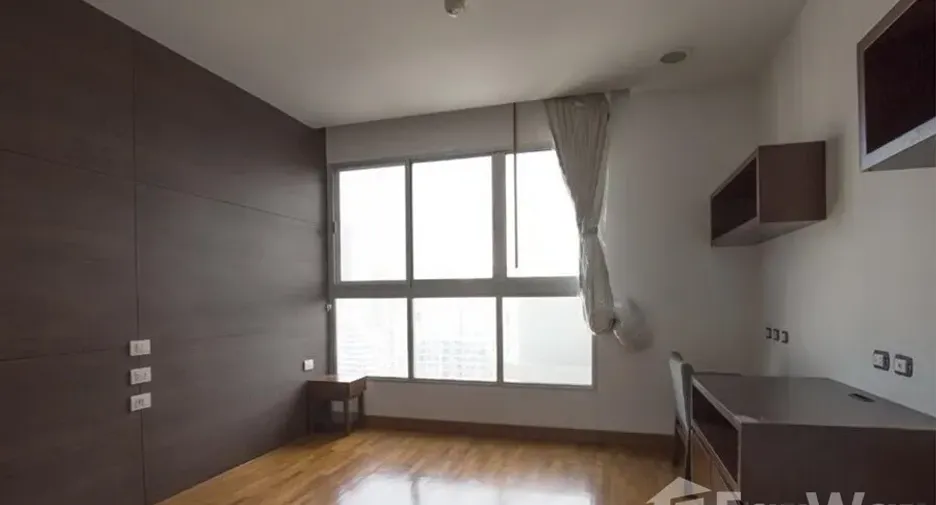 For rent 3 bedrooms apartment in Watthana, Bangkok