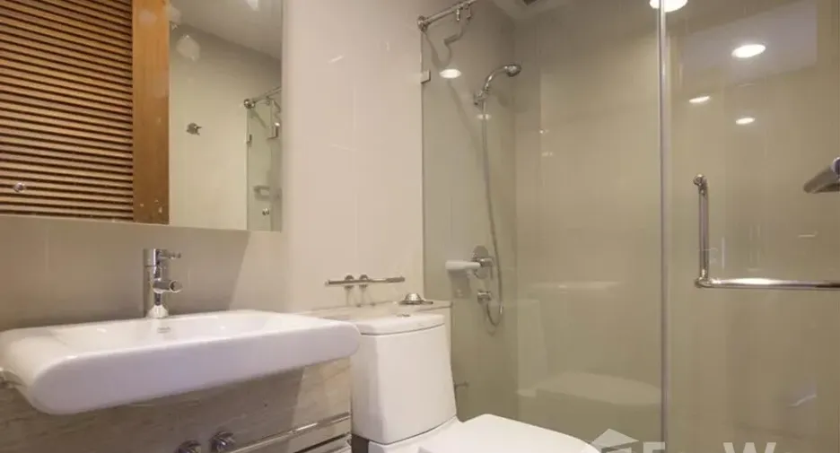 For rent 3 bedrooms apartment in Watthana, Bangkok
