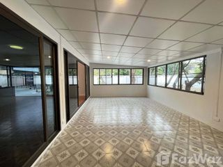 For rent retail Space in Din Daeng, Bangkok
