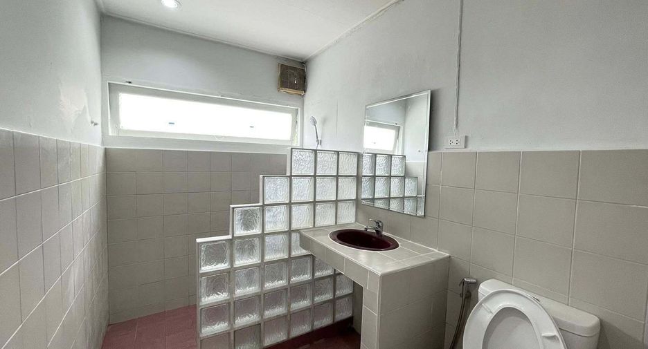 For rent retail Space in Din Daeng, Bangkok